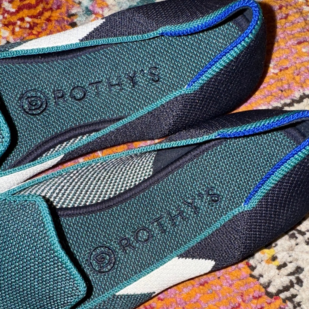 Rothy’s in spruce rare retired style size 8.5 - Picture 3 of 7